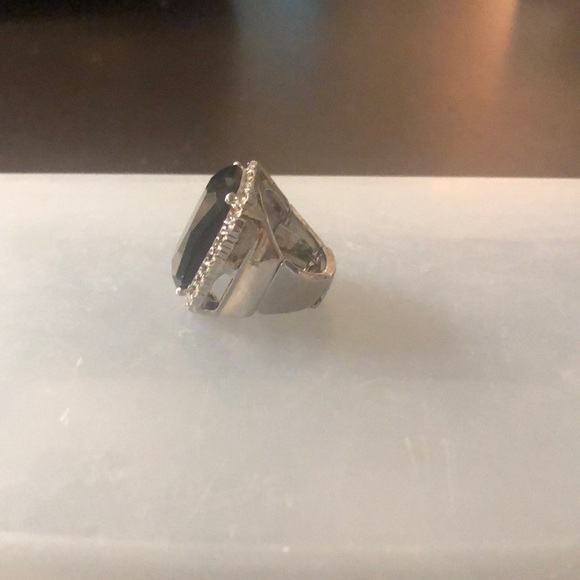 🌸2/$30🌸Black evening ring - Picture 2 of 4